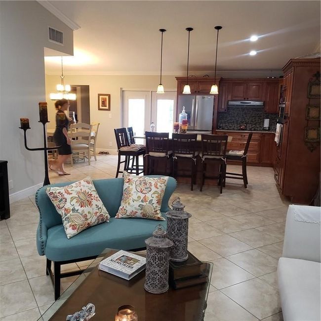 1499 Nw 97 Th Ter, House other with 4 bedrooms, 3 bathrooms and null parking in Coral Springs FL | Image 7