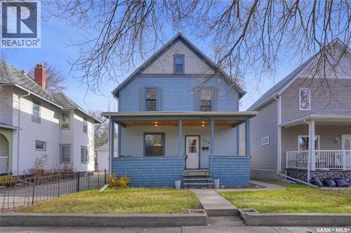 1127 2nd Ave Nw, Moose Jaw, SK, S6H3R4 | Card Image