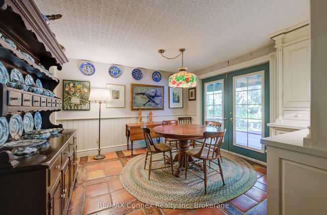 13233 5 Th Line, Home with 4 bedrooms, 5 bathrooms and 20 parking in Rockwood ON | Image 10