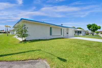 8508 Nw 59th Pl, House other with 2 bedrooms, 2 bathrooms and null parking in Tamarac FL | Image 2