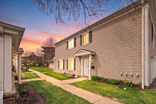 224d-1220 Cove Dr, Prospect Heights, IL, 60070-1932 | Card Image