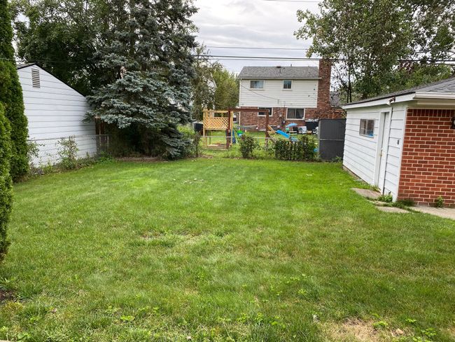 2826 Rhodes Dr, House other with 3 bedrooms, 2 bathrooms and null parking in Troy MI | Image 11