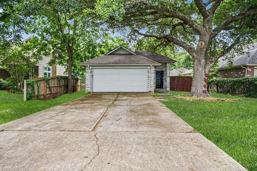 4811 Hawthorne St, Seabrook, TX, 77586-2025 | Card Image