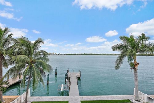 856 Bay Point Dr, MADEIRA BEACH, FL, 33708-2317 | Card Image
