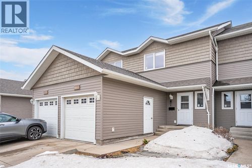715 Hart Rd, Saskatoon, SK, S7M3Y7 | Card Image