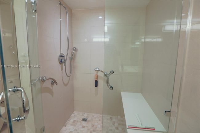 APT-510 - 1000 Quayside Ter, Condo with 2 bedrooms, 2 bathrooms and null parking in Miami FL | Image 18