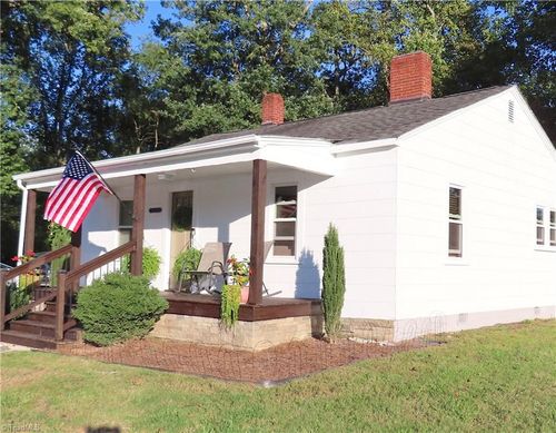 202 Oak Hill Dr, Mount Airy, NC, 27030-7484 | Card Image