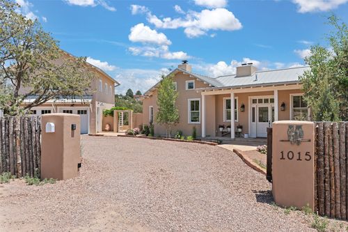 1015 Mansion Ridge Rd, Santa Fe, NM, 87501-1049 | Card Image