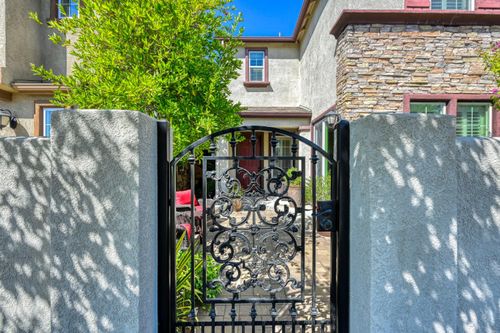3041 Village Center Drive, Roseville, CA, 95747 | Card Image
