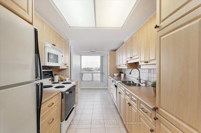 612 - 712 Rossland Rd E, Condo with 3 bedrooms, 2 bathrooms and null parking in Whitby ON | Image 10