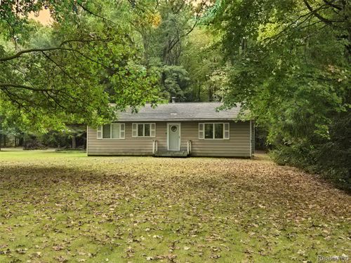 44611 Harris Rd, Belleville, MI, 48111-8938 | Card Image