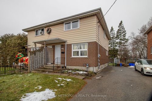 1098 Cedar St, Oshawa, ON, L1J3R9 | Card Image