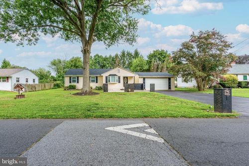 719 Cardinal Ave, Bear, DE, 19701-1105 | Card Image