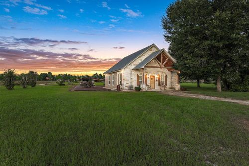 105 County Road 2239, Cleveland, TX, 77327-7008 | Card Image