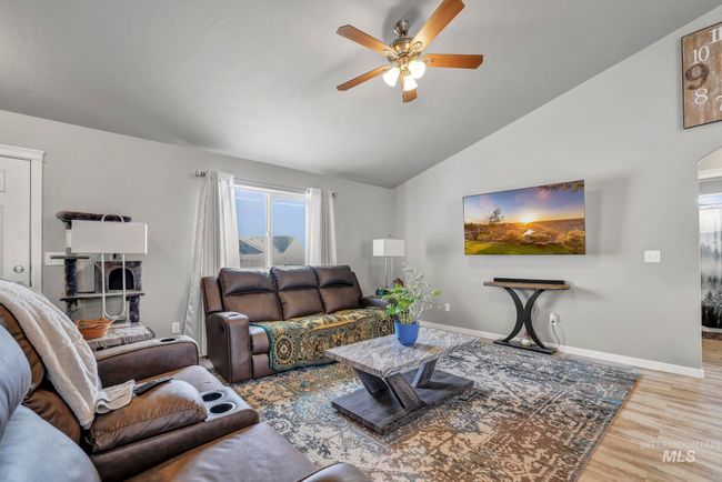 830 Cortni Ct, House other with 4 bedrooms, 2 bathrooms and 2 parking in Twin Falls ID | Image 9
