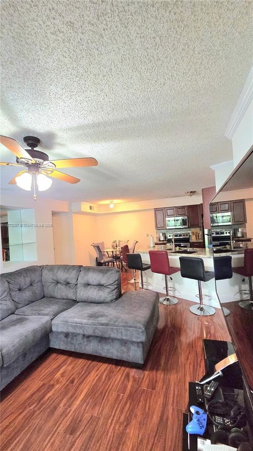 apt-805-9999 Summerbreeze Dr, Sunrise, FL, 33322-5855 | Card Image
