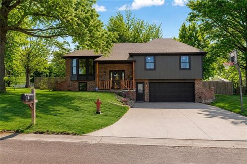 701 Benjamin Ave, Gower, MO, 64454-9308 | Card Image