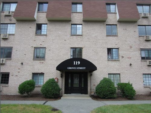 apt-245-119 Grove St, Rockland, MA, 02370-2355 | Card Image