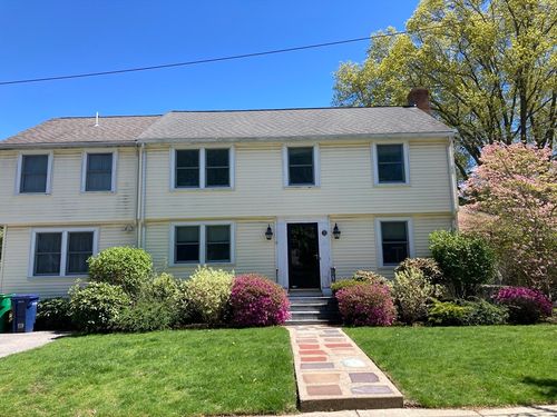 71 Fessenden St, Newton, MA, 02460 | Card Image
