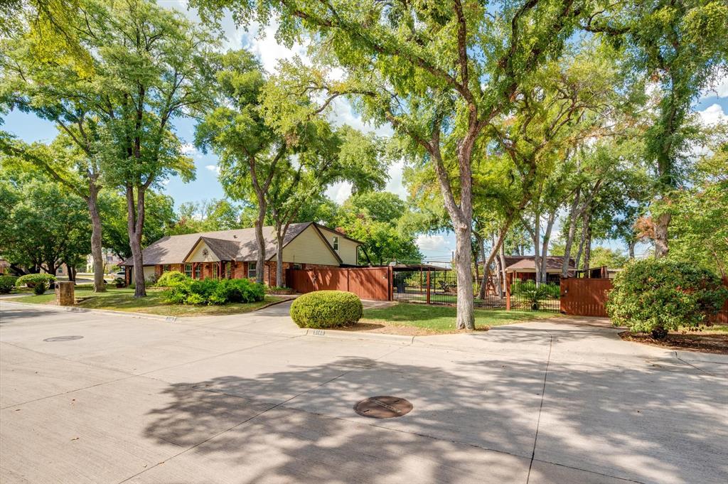 Jennings Dr, North Richland Hills, TX 76180