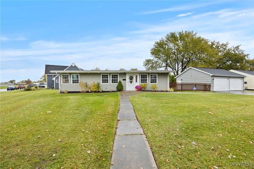 1085 E Park Rd, Grand Island, NY, 14072-2701 | Card Image