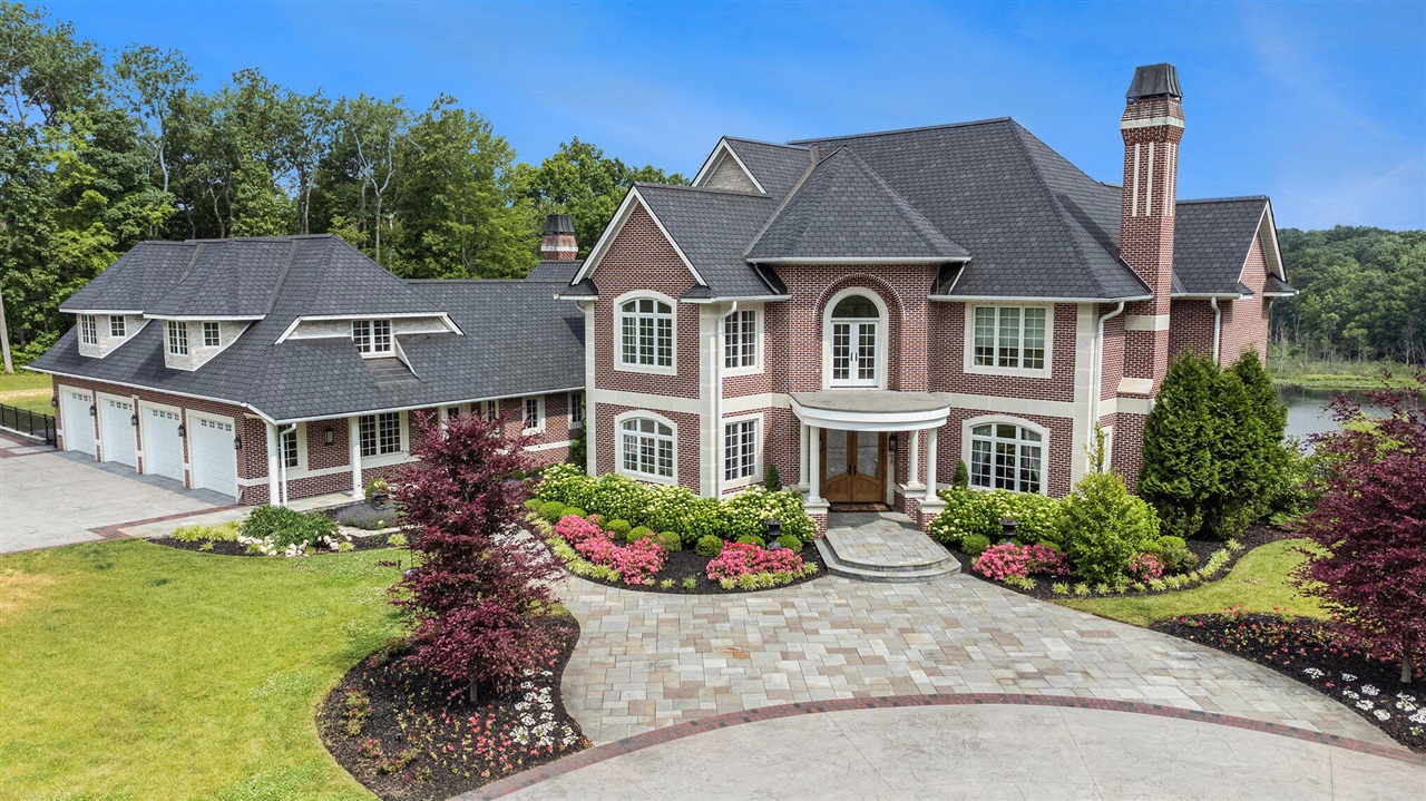 Pine Lake Rd, Battle Creek, MI 49014