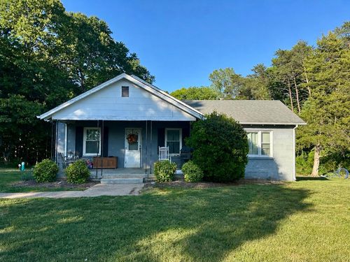 4604 Swingning Bridge Road, Brookneal, VA, 24528 | Card Image