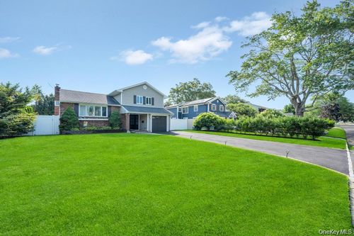 103 Simmons Dr, East Islip, NY, 11730-3410 | Card Image