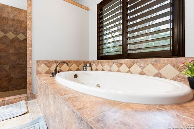 859 Indigo Run Dr, House other with 4 bedrooms, 3 bathrooms and null parking in Bulverde TX | Image 43