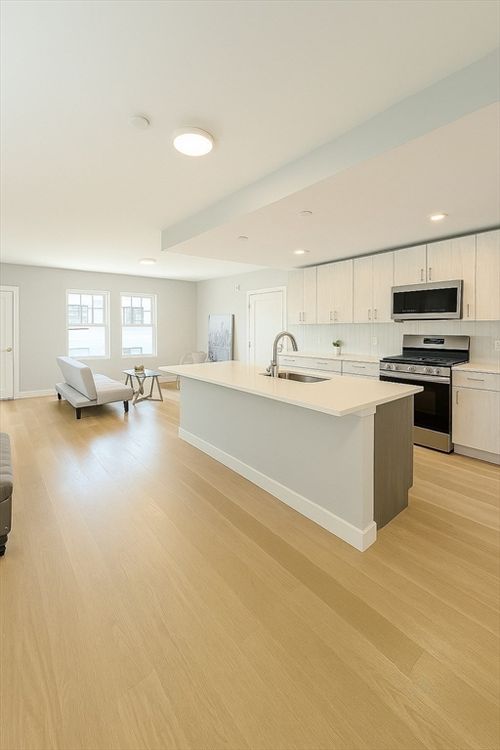 3b-98 Prescott St, Boston, MA, 02128-1816 | Card Image
