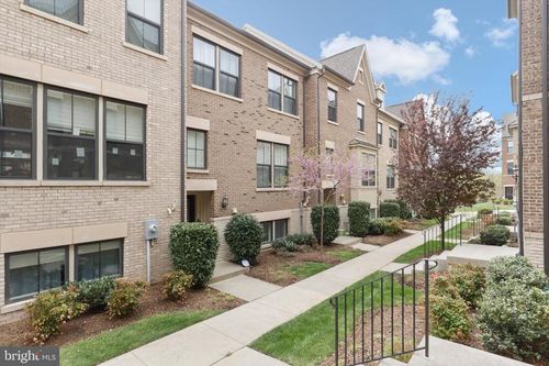 3702 Ambrose Hills Rd, FALLS CHURCH, VA, 22041-5867 | Card Image
