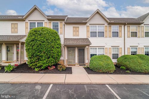 452B Buttonwood Ln, YORK, PA, 17406-9056 | Card Image