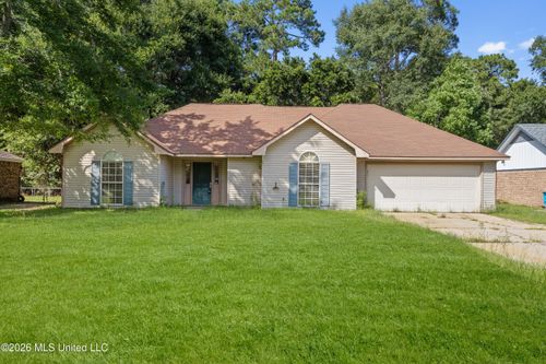 7020 Red Bud Ln, Ocean Springs, MS, 39564-8446 | Card Image