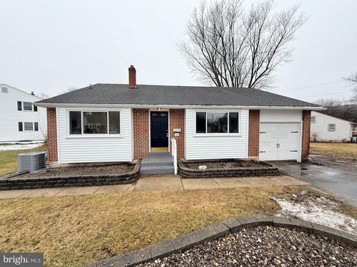 149 Lake Dr, DOWNINGTOWN, PA, 19335-2647 | Card Image