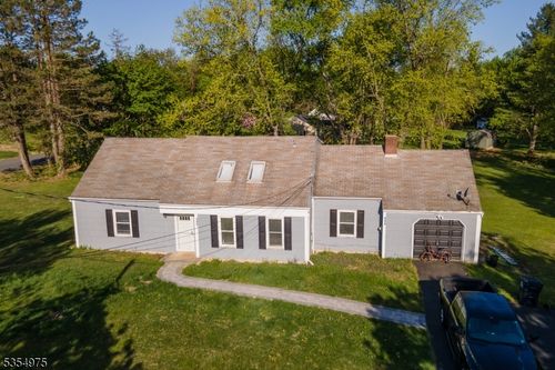 908 Maple Dr, Stewartsville, NJ, 08886-2406 | Card Image