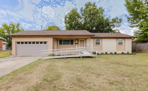 9 Brookhaven Dr, Little Rock, AR, 72205-2333 | Card Image
