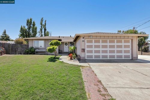 124 Zandra Ct, San Pablo, CA, 94806-1545 | Card Image