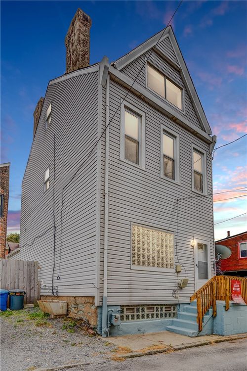 5264 Dresden Way, Pittsburgh, PA, 15201-2517 | Card Image