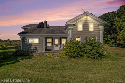 13705 Davisburg Rd, Davisburg, MI, 48350-2313 | Card Image