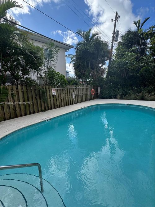 apt-402-1020 94th St, Bay Harbor Islands, FL, 33154-2355 | Card Image