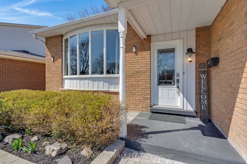 86 Mcgarry Dr, Kitchener, ON, N2N1A4 | Card Image
