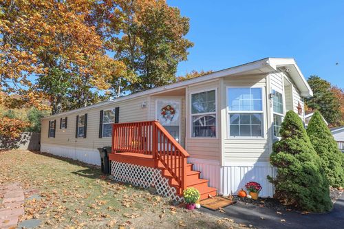 20 Black Forest Road, North Hampton, NH, 03862 | Card Image