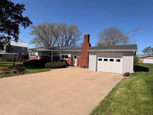 180 Lutjen Pl, Platteville, WI, 53818-2801 | Card Image