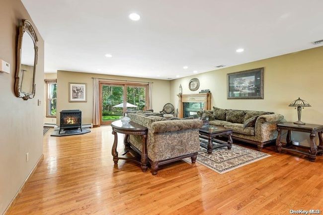 30 Hidden Acres Path, House other with 5 bedrooms, 3 bathrooms and null parking in Wading River NY | Image 7