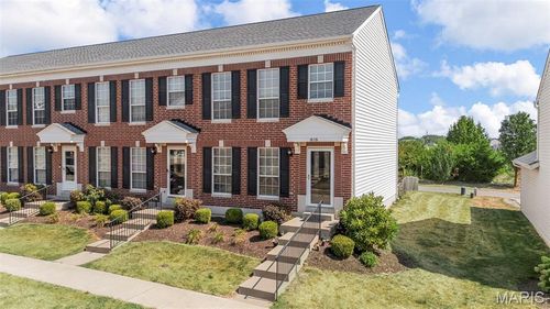 818 Brookmead Dr, O Fallon, MO, 63366-7572 | Card Image