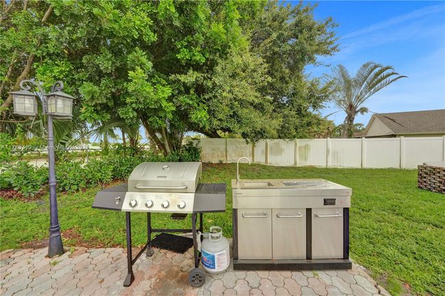 0 - 183 Sunflower Cir, House other with 4 bedrooms, 2 bathrooms and null parking in Royal Palm Beach FL | Image 47