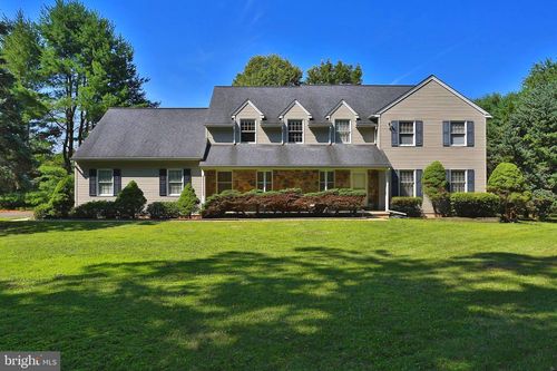 2050 Miller Rd, PENNSBURG, PA, 18073-2442 | Card Image