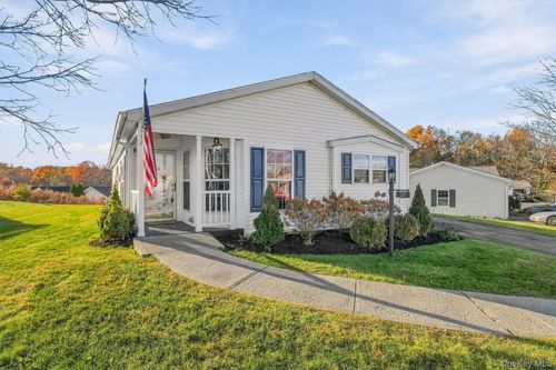 27 Naples Dr, Poughkeepsie, NY, 12603-6605 | Card Image