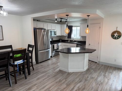 184 E Spencer Peak Way, Draper, UT, 84020-6949 | Card Image