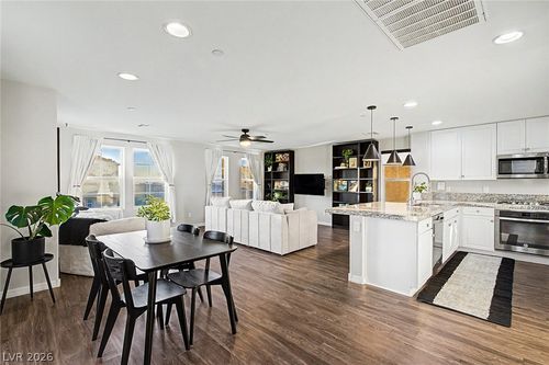 374 Gracious Way, Henderson, NV, 89011-2581 | Card Image